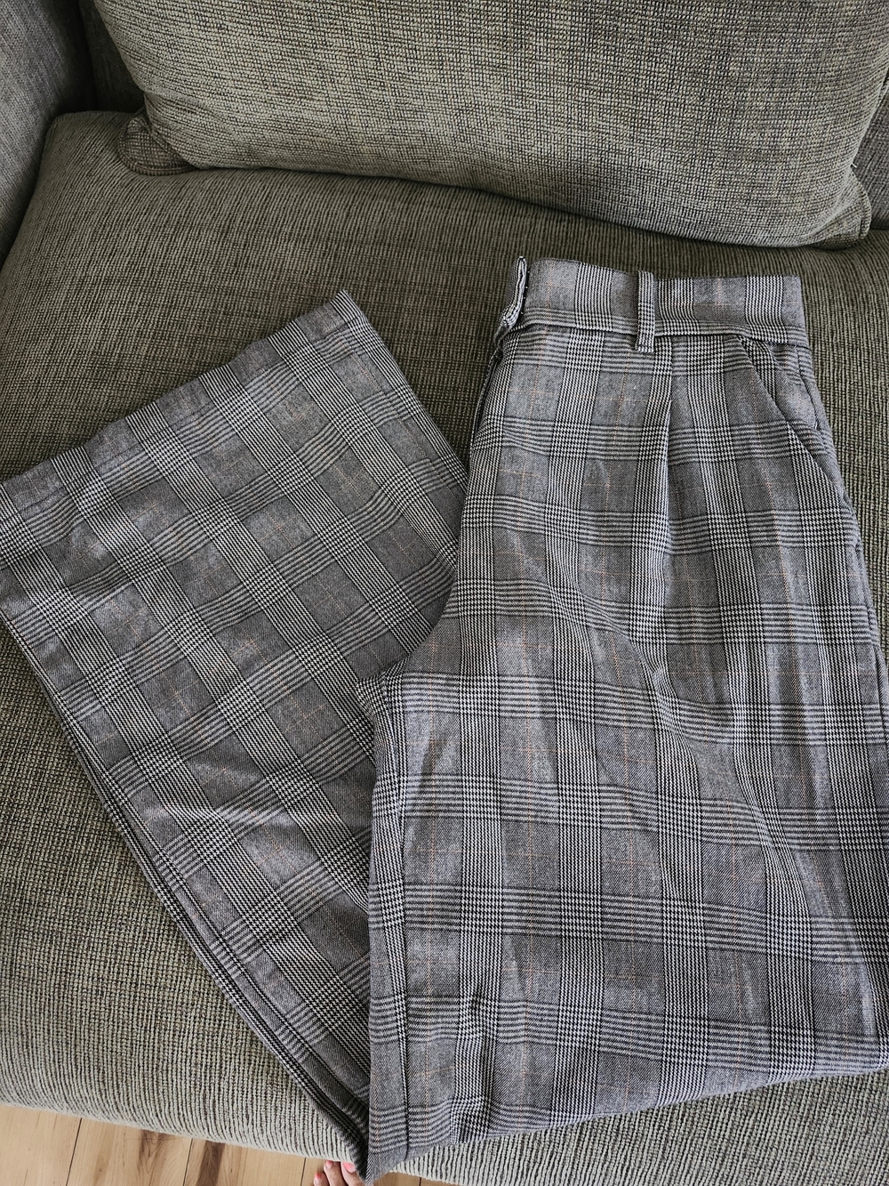 American Eagle Outfitters Gray Plaid Wide-Leg Pants